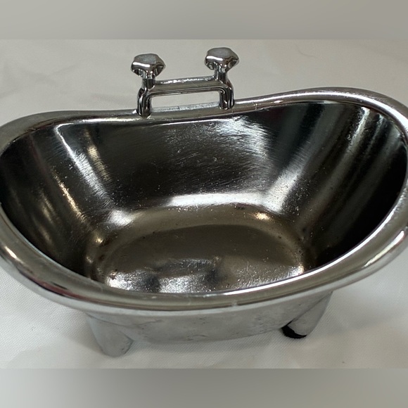 UMBRA CHROME PLATED BATHTUB TRINKET DISH - Picture 3 of 7